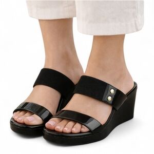 Lauren Ralph Lauren Size 7 Black Patent Leather Wedge Sandals Gold Rivets